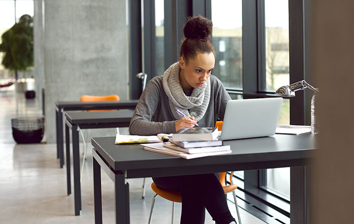 student citing references Chicago Author-Date