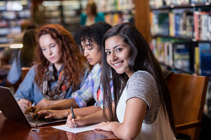 Students Discussing Difference Between Literature Review and Annotated Bibliography