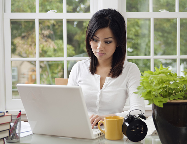 Student adding Chicago/Turabian style bibliography to research paper